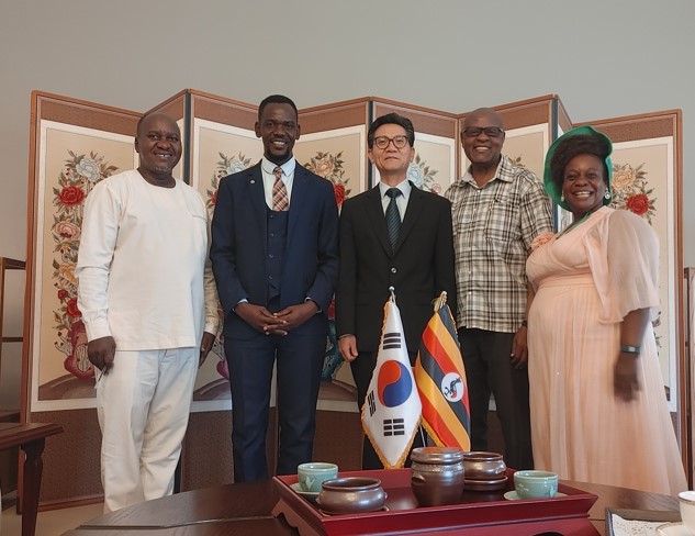 Ambassador Meets with President of Uganda Saemaeul Undong Center
